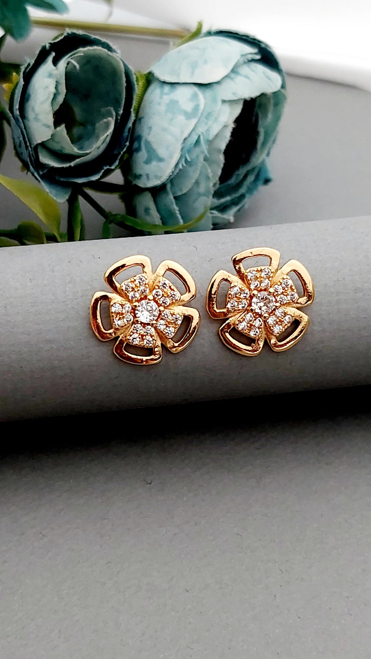 Rosegold earrings,studs,earrings for women,tops for women,latest earring,partywear stud earring