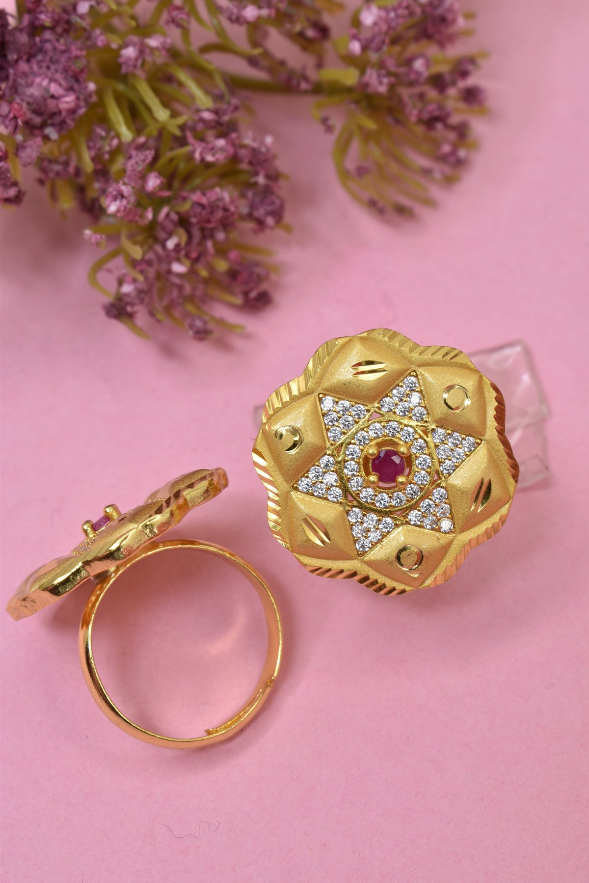 Adjustable gold ring
