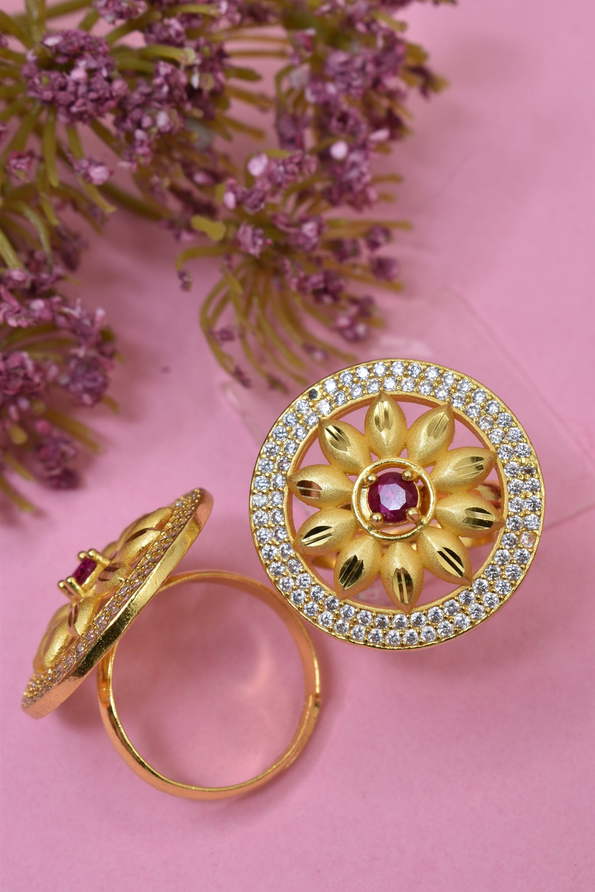 Elegant gold-plated ring